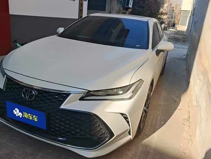 Фото 1 - Toyota Avalon