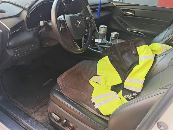 Фото 9 - Toyota Avalon