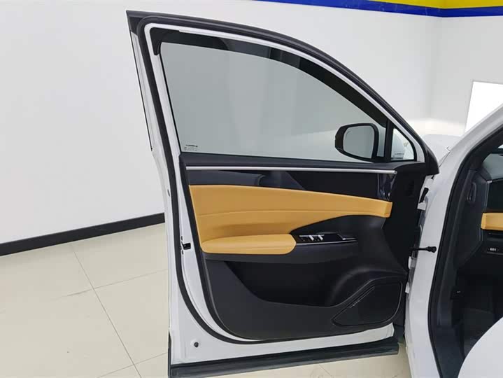 Фото 7 - Geely Galaxy L7