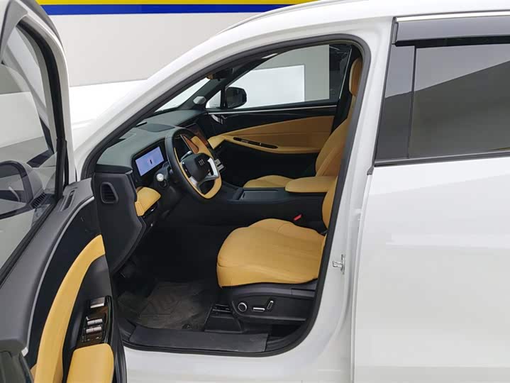 Фото 9 - Geely Galaxy L7