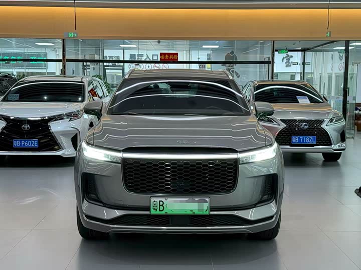 Фото 1 - LiXiang One