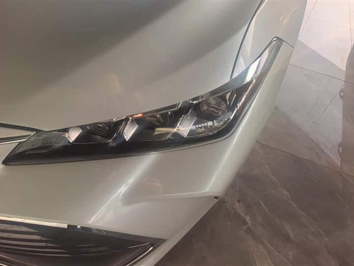 Фото 5 - Toyota Avalon