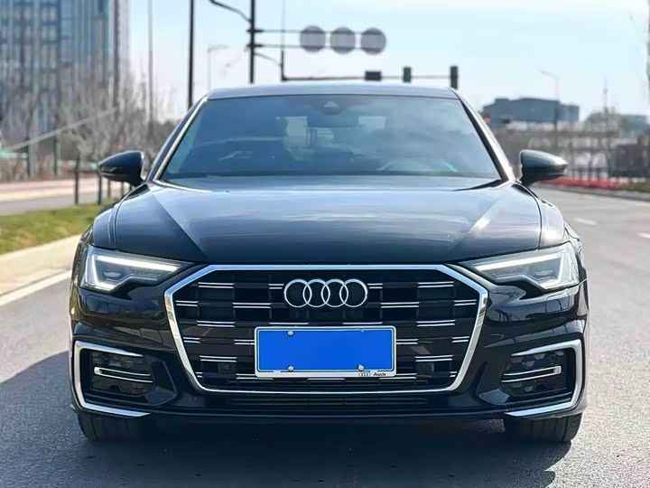 Фото 2 - Audi A6L