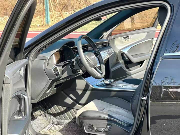 Фото 3 - Audi A6L