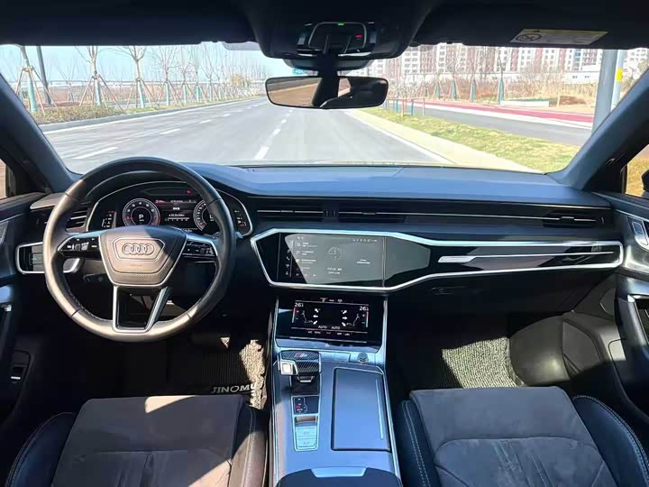 Фото 6 - Audi A6L