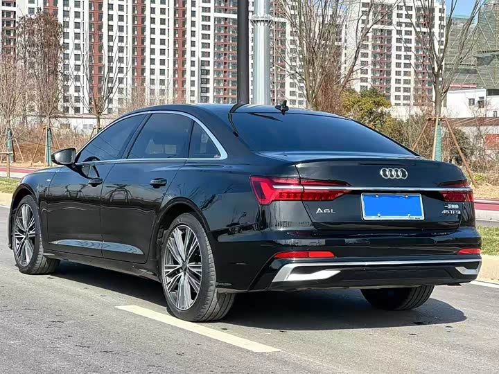 Фото 8 - Audi A6L