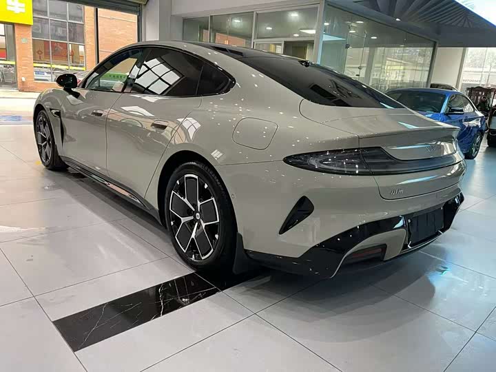 Фото 9 - Xiaomi SU7