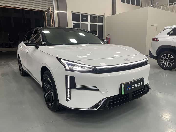 Фото 3 - Geely Galaxy L6