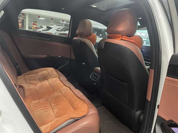 Фото 8 - Geely Galaxy L6