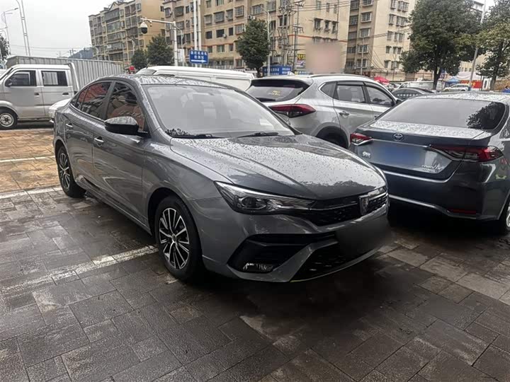 Фото 7 - Roewe i5