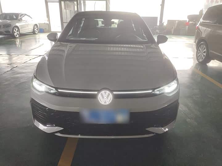 Фото 3 - Volkswagen Golf