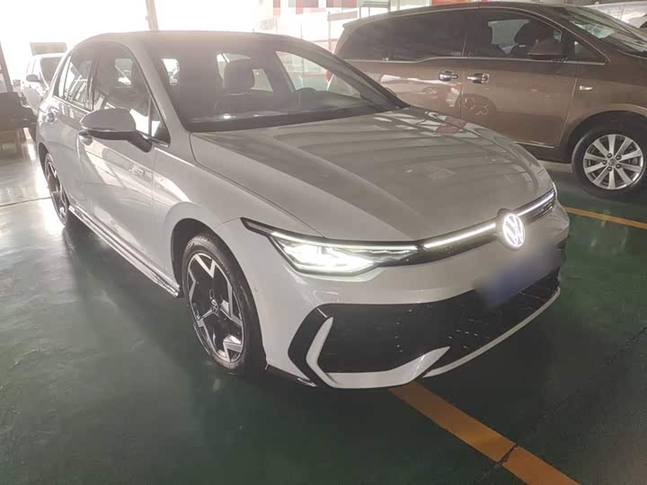 Фото 4 - Volkswagen Golf