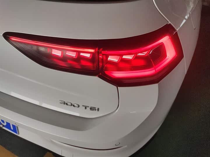 Фото 8 - Volkswagen Golf