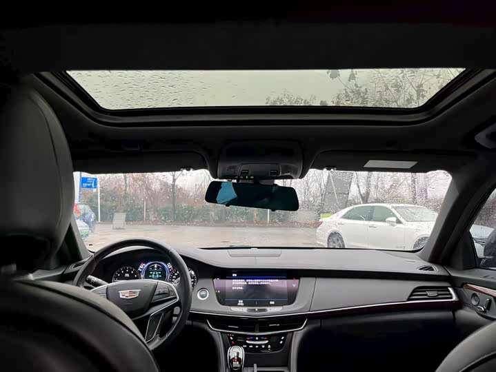 Фото 8 - Cadillac CT6