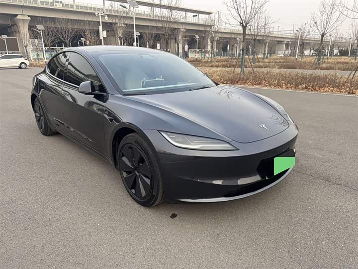 Фото 8 - Tesla Model 3