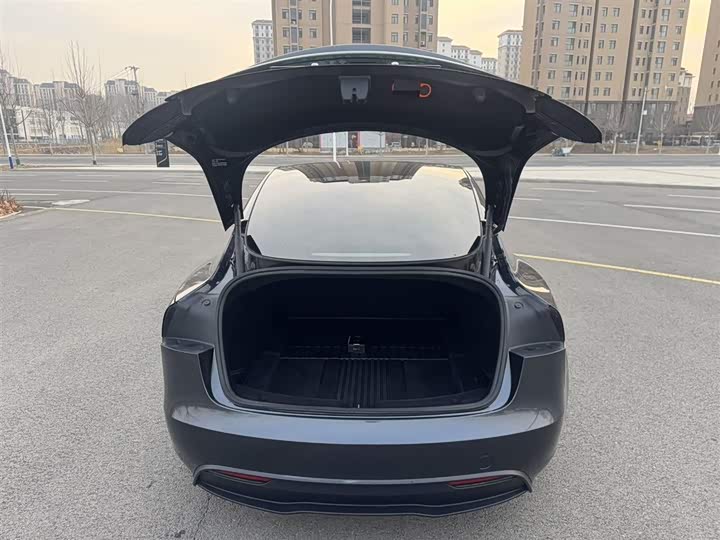 Фото 9 - Tesla Model 3