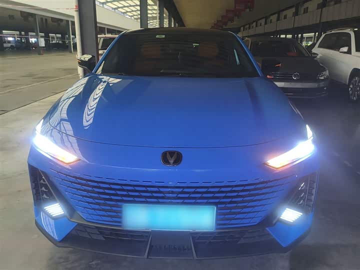 Фото 3 - Changan UNI-V