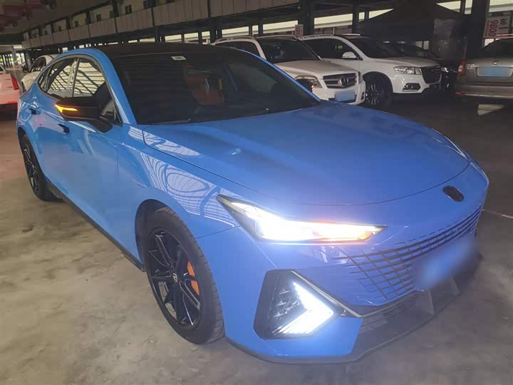 Фото 4 - Changan UNI-V