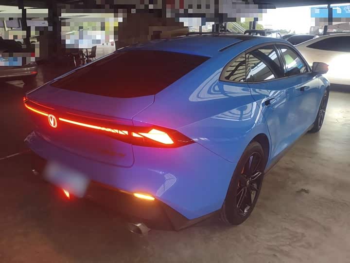 Фото 7 - Changan UNI-V