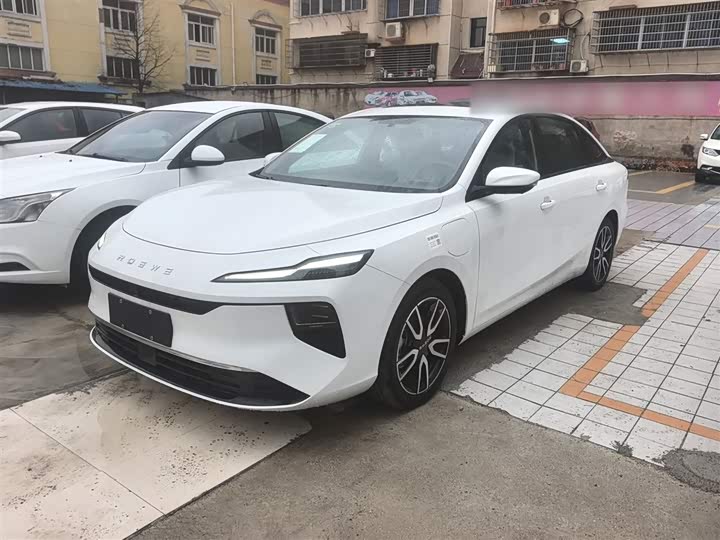 Фото 2 - Roewe D6
