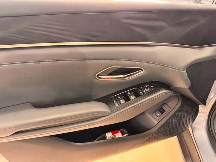 Фото 8 - BYD Qin L