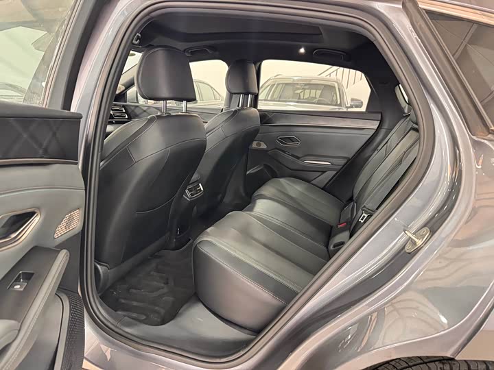 Фото 9 - BYD Qin L