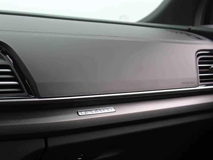 Фото 7 - Audi Q5L