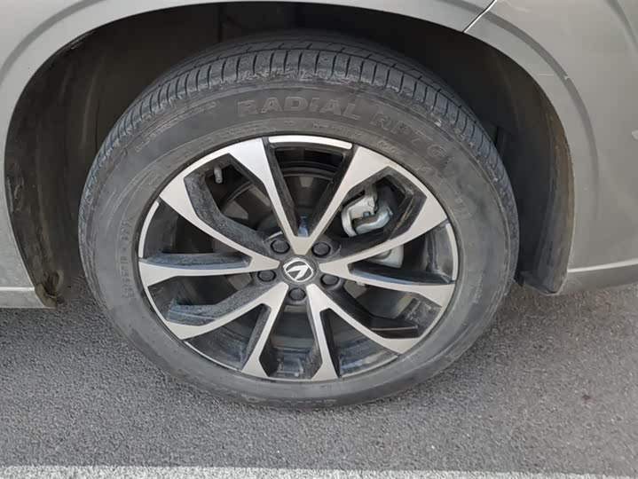 Фото 6 - Changan UNI-Z Hybrid