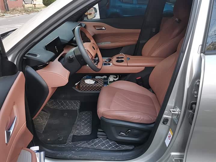 Фото 9 - Changan UNI-Z Hybrid