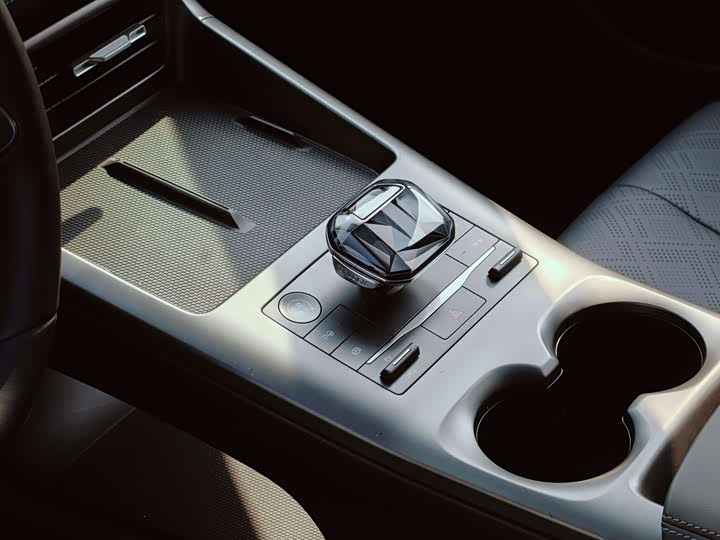 Фото 4 - BYD Qin Plus