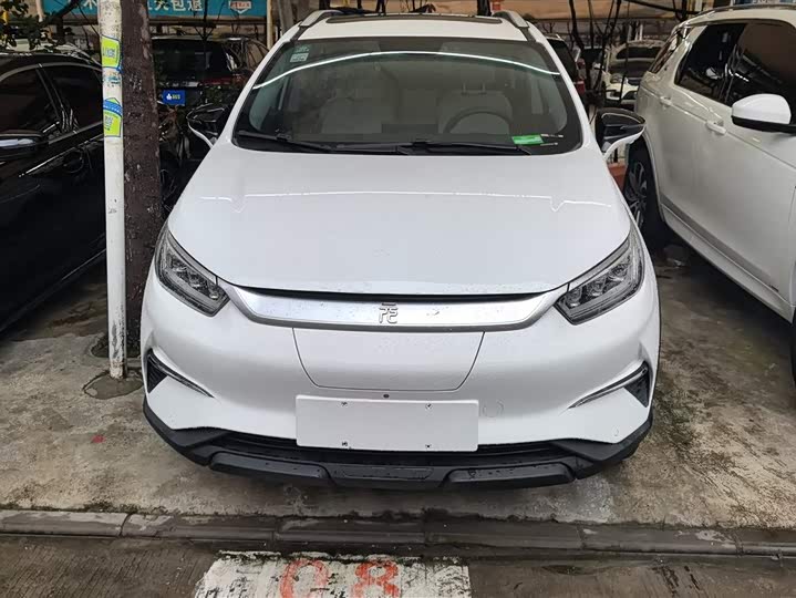 Фото 2 - BYD Yuan Pro