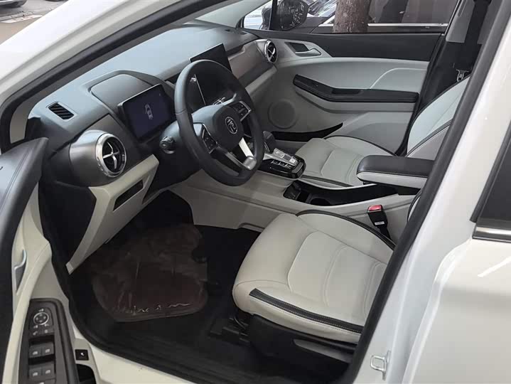 Фото 9 - BYD Yuan Pro