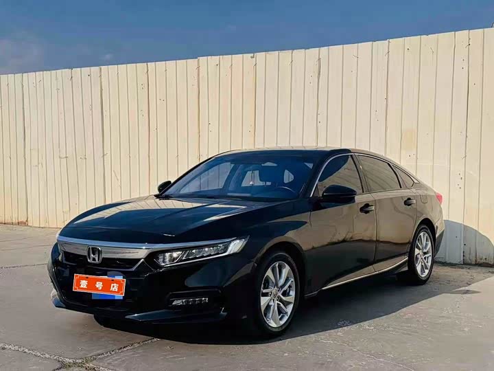 Фото 1 - Honda Accord