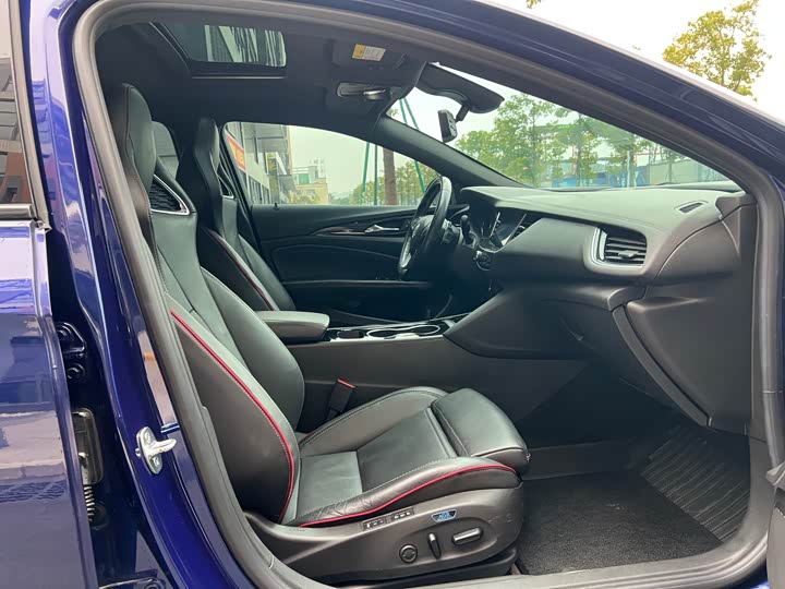 Фото 9 - Buick Regal