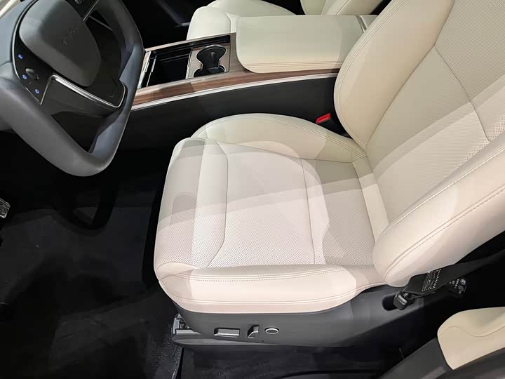 Фото 9 - Tesla Model X