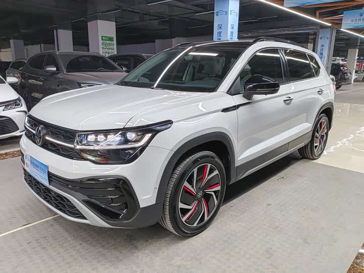 Фото 1 - Volkswagen Tharu