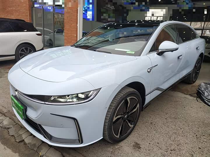 Фото 2 - Voyah Passion