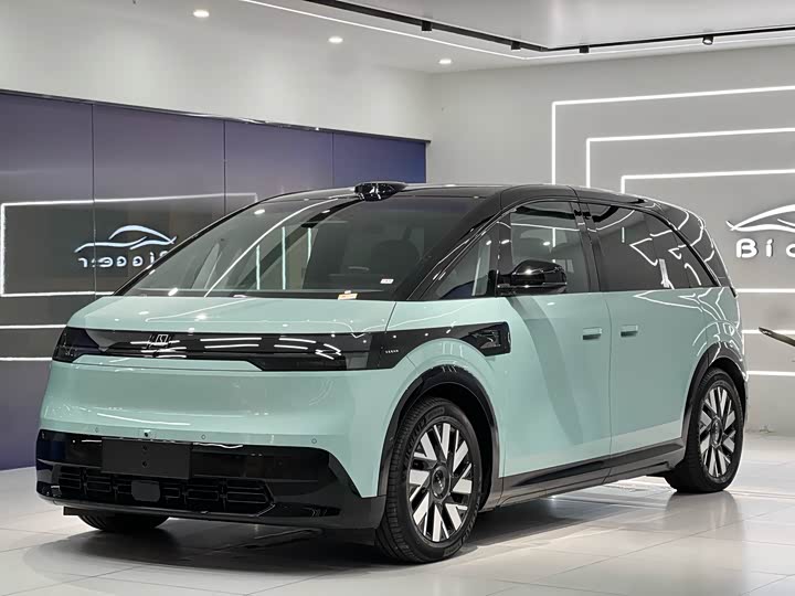 Фото 1 - Zeekr Mix