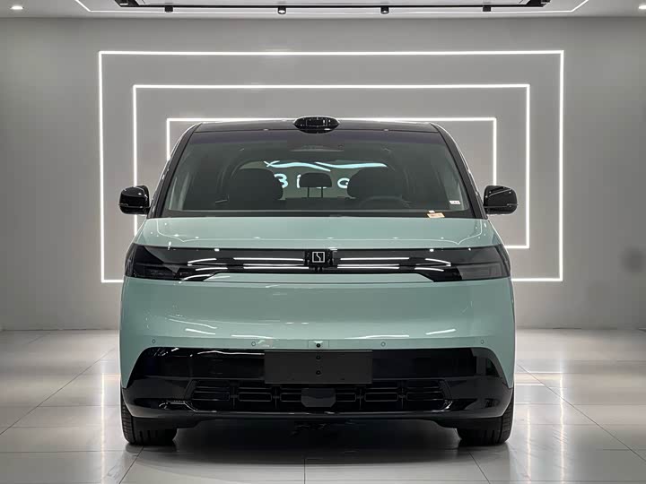 Фото 3 - Zeekr Mix