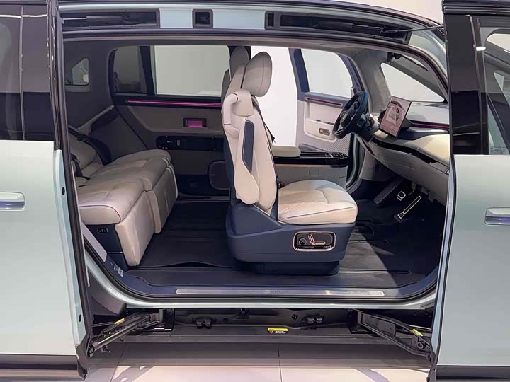 Фото 8 - Zeekr Mix