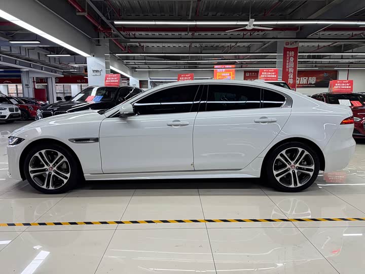 Фото 7 - Jaguar XE L