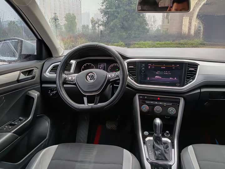 Фото 5 - Volkswagen T-Roc