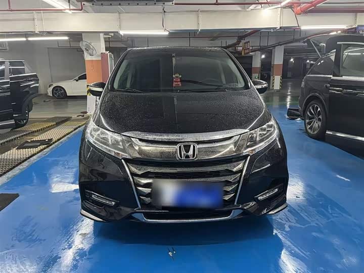 Фото 8 - Honda Odyssey