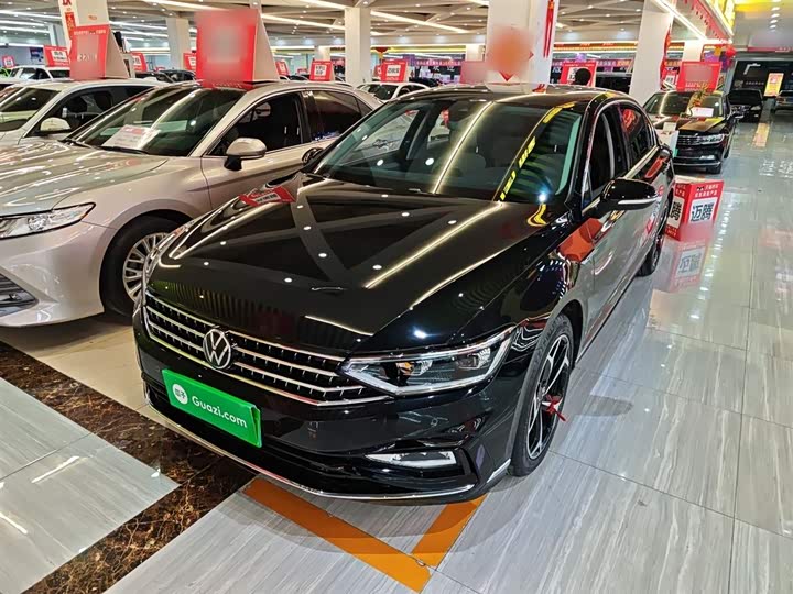 Фото 2 - Volkswagen Magotan