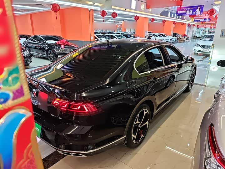 Фото 7 - Volkswagen Magotan