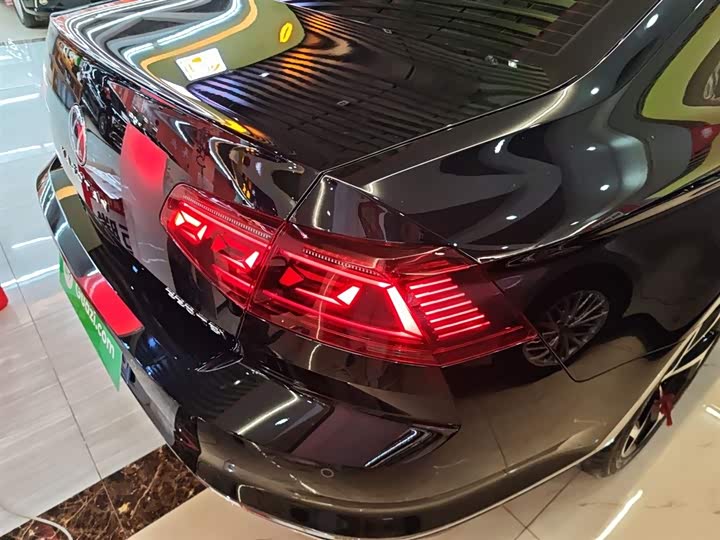 Фото 8 - Volkswagen Magotan