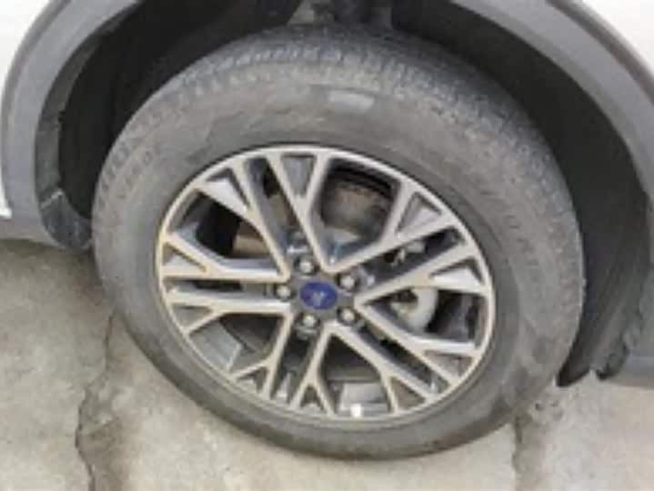 Фото 6 - Ford Escape