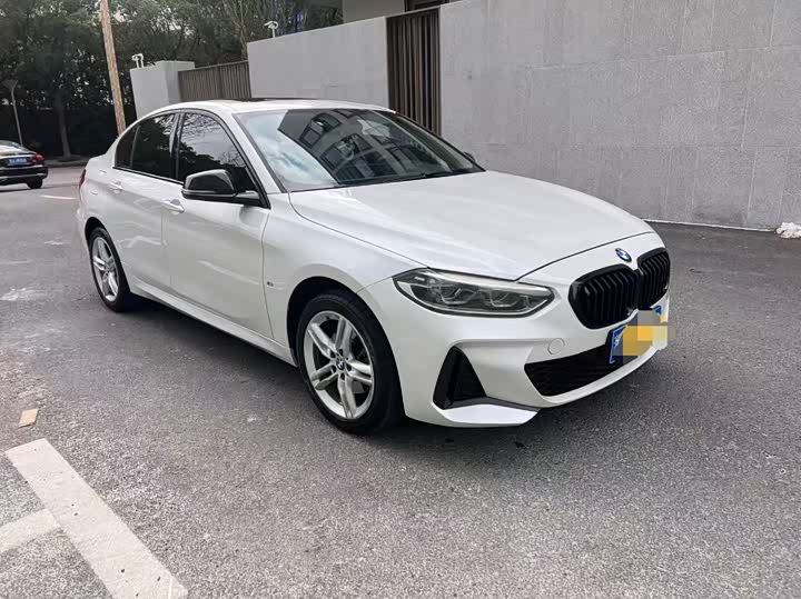 Фото 3 - BMW 1 Series