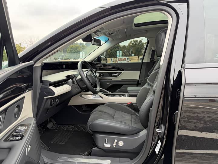 Фото 5 - Lincoln Nautilus