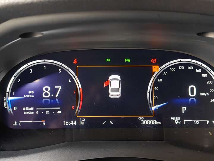 Фото 7 - Toyota Camry